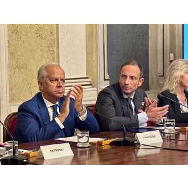 Il ministro Piantedosi con il governatore Fedriga - Il ministro Piantedosi con il governatore Fedriga
