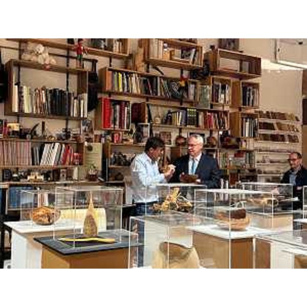 Il presidente del Cr Fvg, Mauro Bordin, alla Xyloteca Lignamundi di Gianni Cantarutti, a San Giovanni al Natisone - Il presidente del Cr Fvg, Mauro Bordin, alla Xyloteca Lignamundi di Gianni Cantarutti, a San Giovanni al Natisone