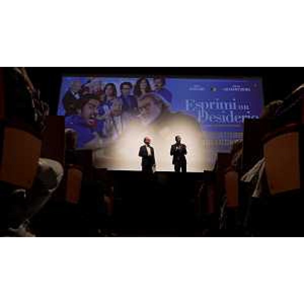 Fedriga con Andro Merkù sul palco del Modena - Fedriga con Andro Merkù sul palco del Modena