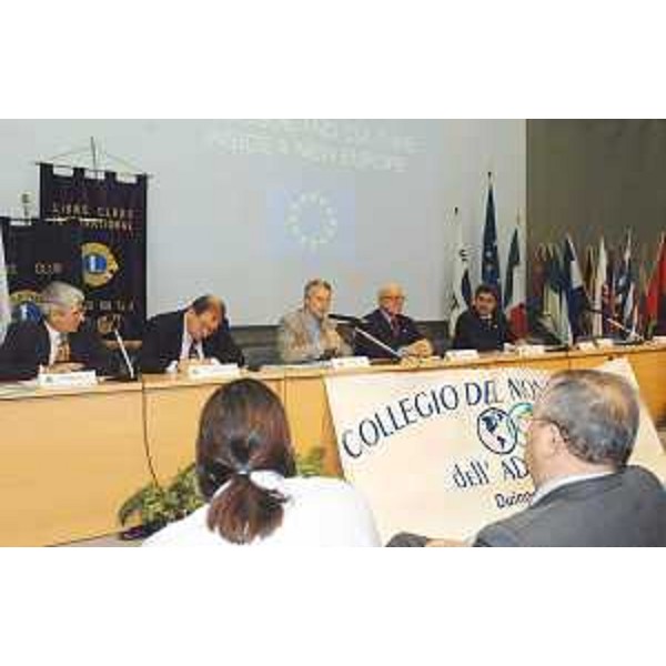 Illy (Presidente Friuli Venezia Giulia) al convegno "Dialoghi e culture nella nuova Europa" a Trieste. (Trieste 23/04/04)