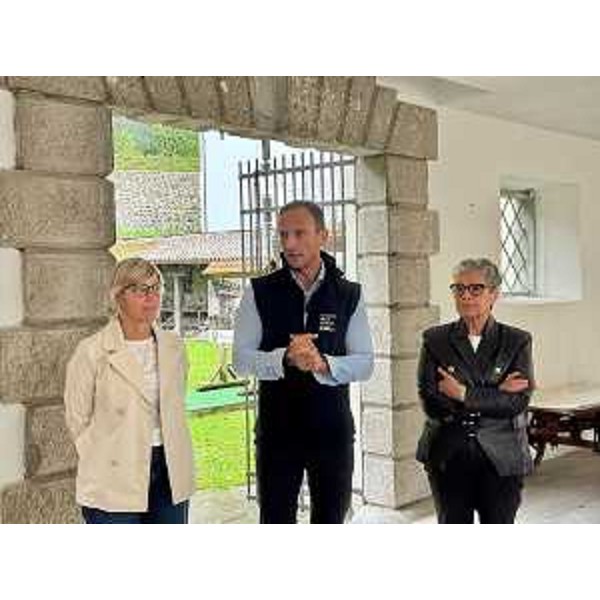 Il governatore del Friuli Venezia Giulia Massimiliano Fedriga, oggi, insieme all'assessore regionale alle Finanze Barbara Zilli, al Museo carnico delle arti popolari "Michele Gortani" di Tolmezzo. - Il governatore del Friuli Venezia Giulia Massimiliano Fedriga, oggi, insieme all'assessore regionale alle Finanze Barbara Zilli, al Museo carnico delle arti popolari "Michele Gortani" di Tolmezzo.