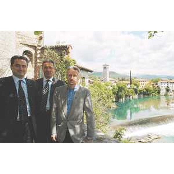 Monai (Vicepresidente Consiglio regionale), Vuga (Sindaco Cividale del Friuli) e Illy (Presidente Friuli Venezia Giulia) in occasione della riunione della Giunta regionale a Cividale del Friuli. (Cividale del Friuli 14/05/04) 