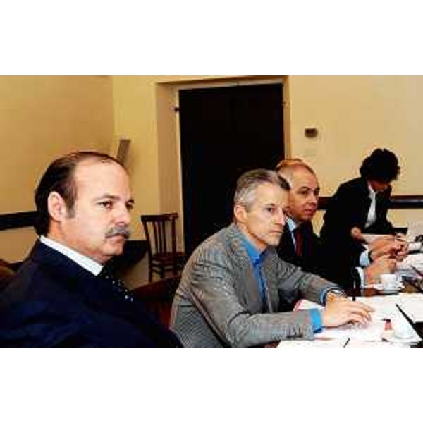 Moretton (Assessore regionale Ambiente, LLPP e Protezione civile), Illy (Presidente Friuli Venezia Giulia) e Bellarosa (Segretario regionale) nel corso della Giunta regionale a Cividale del Friuli. (Cividale del Friuli 14/05/04) 