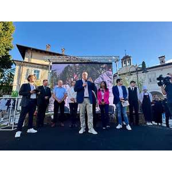 L'intervento di Mauro Bordin, presidente del Cr Fvg, sul palco dell'inaugurazione di Gusti di Frontiera a Gorizia - L'intervento di Mauro Bordin, presidente del Cr Fvg, sul palco dell'inaugurazione di Gusti di Frontiera a Gorizia