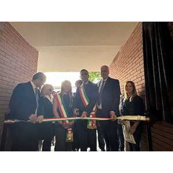 Il presidente del Cr Mauro Bordin (penultimo a destra) all'inaugurazione dell'asilo nido di Rivignano Teor. - Il presidente del Cr Mauro Bordin (penultimo a destra) all'inaugurazione dell'asilo nido di Rivignano Teor. 