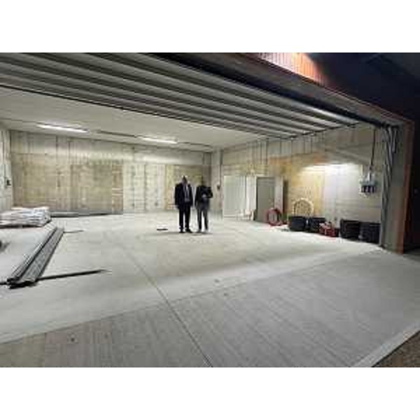 La visita al nuovo capannone - La visita al nuovo capannone