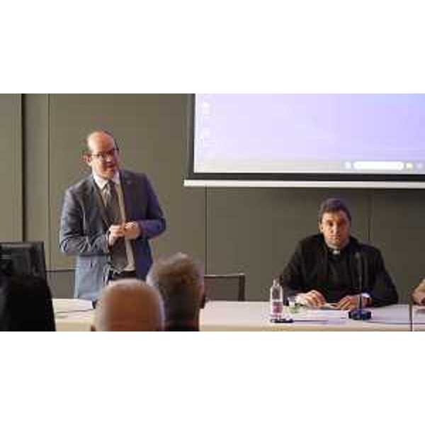 Il vicegovernatore con delega allo Sport Mario Anzil all'incontro "Lo sport come profezia sociale. Valori, eredità e sviluppo del territorio nell'esperienza degli olimpionici friulani". - Il vicegovernatore con delega allo Sport Mario Anzil all'incontro "Lo sport come profezia sociale. Valori, eredità e sviluppo del territorio nell'esperienza degli olimpionici friulani". 