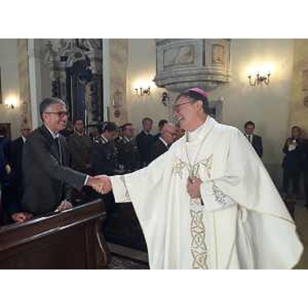 Lassessore alla Sicurezza Pierpaolo Roberti insieme al vescovo di Trieste monsignor Enrico Trevisi. - Lassessore alla Sicurezza Pierpaolo Roberti insieme al vescovo di Trieste monsignor Enrico Trevisi.