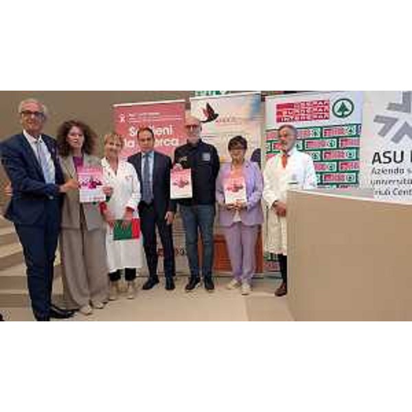 L'assessore Riccardi al centro (terzo da destra) - L'assessore Riccardi al centro (terzo da destra)