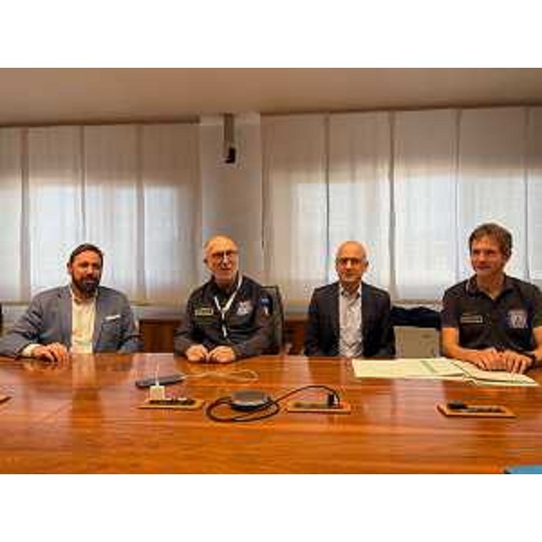 Lassessore regionale alla Protezione civile, Riccardo Riccardi (secondo da sx) con i sindaci di Aquileia, Emanuele Zorino, di Latisana, Lanfranco Sette, e il direttore generale della Protezione civile Amedeo Aristei. - Lassessore regionale alla Protezione civile, Riccardo Riccardi (secondo da sx) con i sindaci di Aquileia, Emanuele Zorino, di Latisana, Lanfranco Sette, e il direttore generale della Protezione civile Amedeo Aristei.