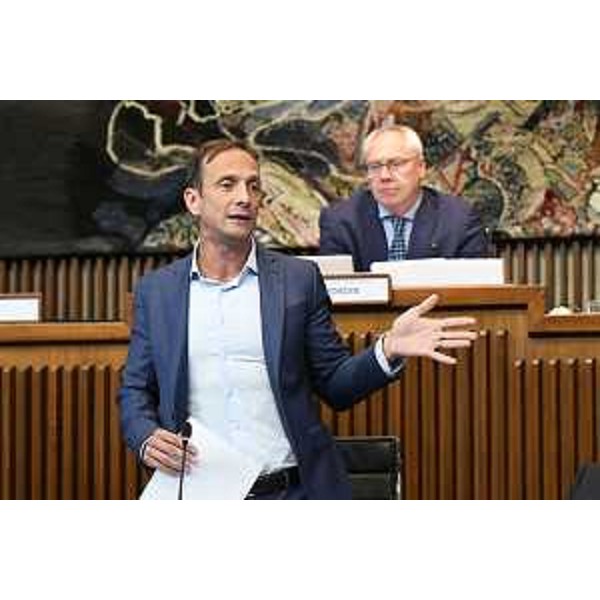 Un momento dell'intervento del governatore Massimiliano Fedriga, sotto lo sguardo del presidente del Cr Fvg, Mauro Bordin - Un momento dell'intervento del governatore Massimiliano Fedriga, sotto lo sguardo del presidente del Cr Fvg, Mauro Bordin