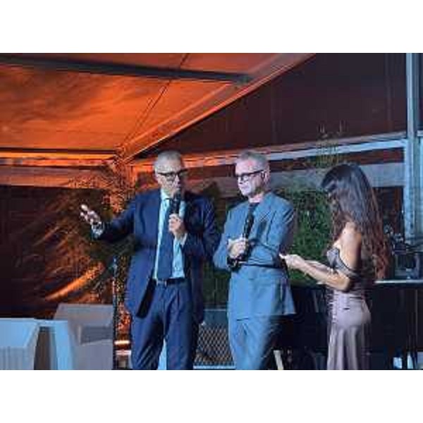 L'intervendo dal palco dell'assessore regionale alle Attività produttive Sergio Emidio Bini in occasione della cerimonia per i 30 anni della Cigierre a Susans - L'intervendo dal palco dell'assessore regionale alle Attività produttive Sergio Emidio Bini in occasione della cerimonia per i 30 anni della Cigierre a Susans