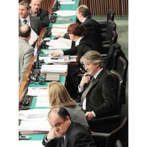 Renzo Tondo (Presidente Friuli Venezia Giulia) e la Giunta regionale riuniti nell'aula del Consiglio regionale a Trieste. (Trieste 05/03/09)