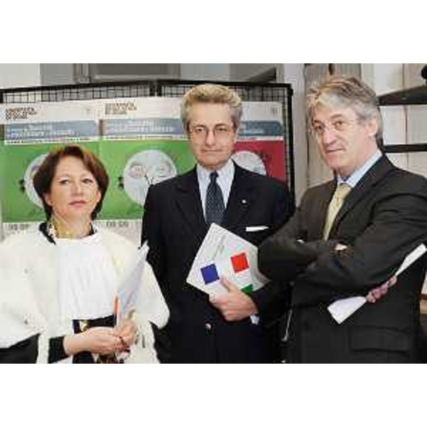 Cristiana Compagno (Rettore Università Udine), Antonio Zanardi Landi (Ambasciatore italiano presso Santa Sede) e Renzo Tondo (Presidente Friuli Venezia Giulia) nel corso dell'inaugurazione dell'Anno Accademico 2008-09 all'Università di Udine. (Udine 09/03/09)