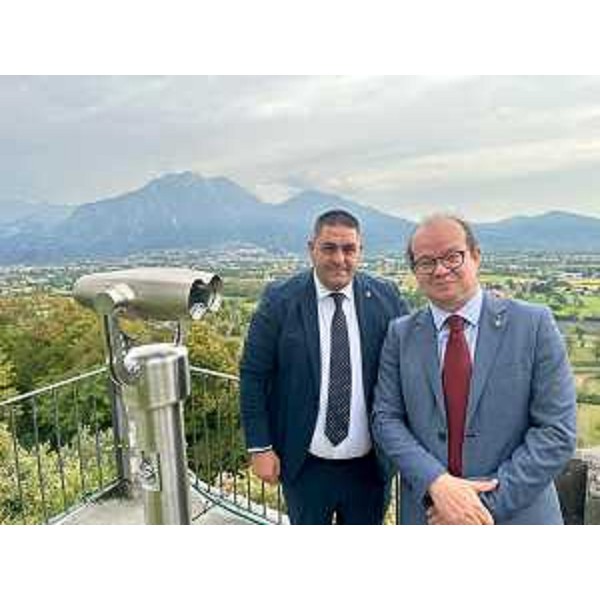 Il vicegovernatore Mario Anzil (a destra nella foto) con il sindaco di Osoppo Lorenzo Tiepolo - Il vicegovernatore Mario Anzil (a destra nella foto) con il sindaco di Osoppo Lorenzo Tiepolo