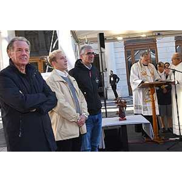 L'assessore Scoccimarro (primo a sinistra) e l'assessore Roberti (primo a destra) - L'assessore Scoccimarro (primo a sinistra) e l'assessore Roberti (primo a destra)