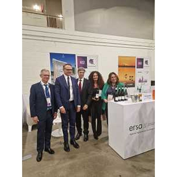 L'assessore del Friuli Venezia Giulia Stefano Zannier (a sinistra) con il ministro Francesco Lollobrigida (al suo fianco) e il presidente dell'Ice Matteo Zoppas (terzo da sinistra) - L'assessore del Friuli Venezia Giulia Stefano Zannier (a sinistra) con il ministro Francesco Lollobrigida (al suo fianco) e il presidente dell'Ice Matteo Zoppas (terzo da sinistra)