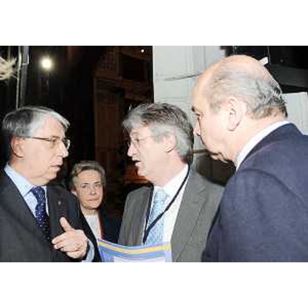 Carlo Giovanardi (Sottosegretario Presidenza Consiglio con delega Famiglia), Maria Teresa Bassa Poropat (Presidente Provincia Trieste), Renzo Tondo (Presidente Friuli Venezia Giulia) e Roberto Dipiazza (Sindaco Trieste) alla cerimonia di apertura della quinta "Conferenza nazionale sulle politiche antidroga" a Trieste. (Trieste 12/03/09)
