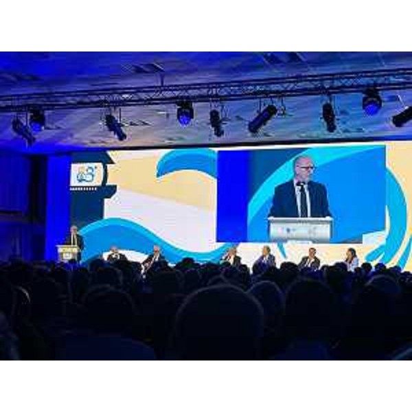 L'assessore del Friuli Venezia Giulia alla Salute Riccardo Riccardi sul palco del congresso nazionale Fimmg Metis a Villasimius - L'assessore del Friuli Venezia Giulia alla Salute Riccardo Riccardi sul palco del congresso nazionale Fimmg Metis a Villasimius