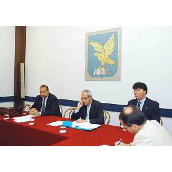 Cosolini (Assessore regionale Lavoro, Formazione, Università e Ricerca), Pecol Cominotto (assessore regionale Organizzazione e Personale) e Baiguera (Portavoce Illy) in conferenza stampa al termine della riunione della Giunta regionale a Trieste. (Trieste 02/09/04)