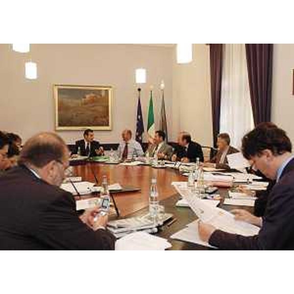 La Giunta regionale riunita a Trieste. (Trieste 17/09/04)