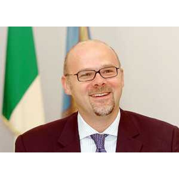 Andrea Viero (Direttore generale Regione FVG) nel corso della riunione di concertazione sul Bilancio 2005, a Trieste. (Trieste 09/11/04) 