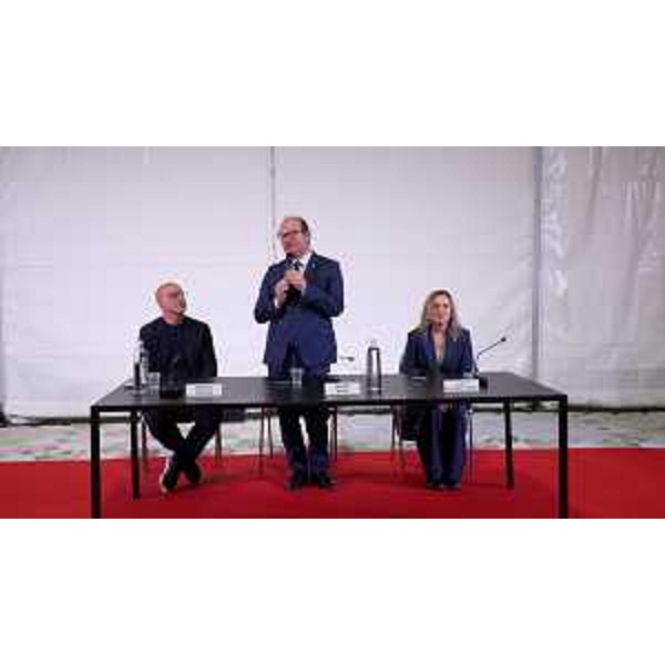 Anzil interviene all'inaugurazione con Goldin e Alessio Vernì - Anzil interviene all'inaugurazione con Goldin e Alessio Vernì