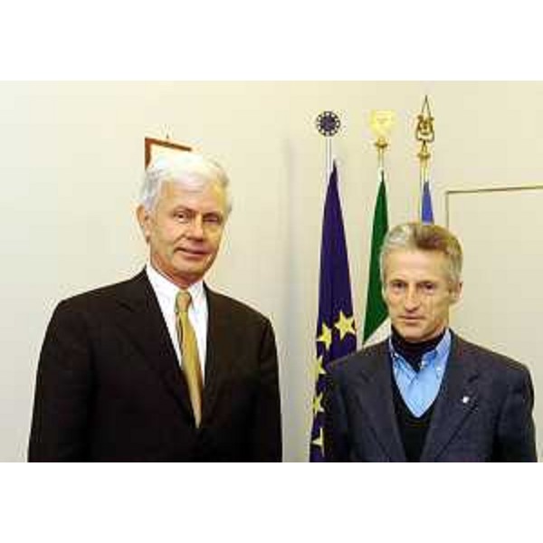 Il console generale di Germania a Milano Folkmar Stoecker ricevuto dal presidente del Friuli Venezia Giulia Riccardo Illy, nella sede della Regione a Trieste. (Trieste 28/01/05)