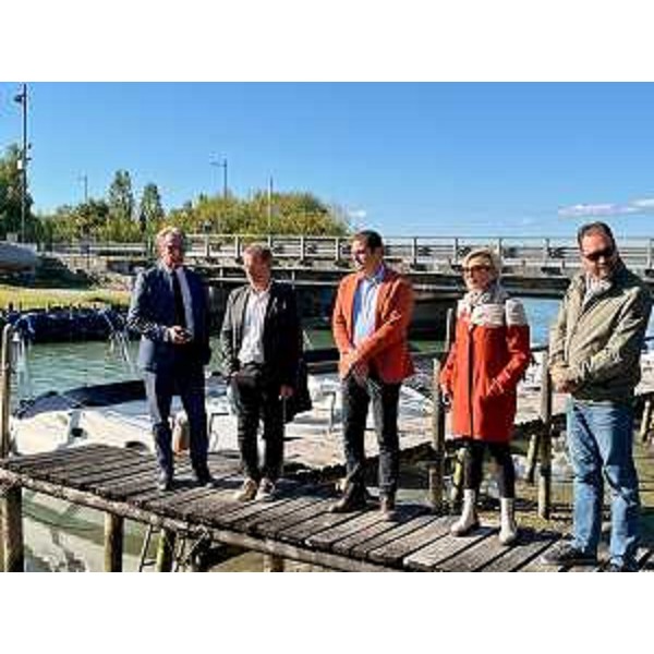 L'assessore Scoccimarro assime al sindaco Polidori e alla sua Giumta comunale durante il sopralluogo al Rio Ospo - L'assessore Scoccimarro assime al sindaco Polidori e alla sua Giumta comunale durante il sopralluogo al Rio Ospo