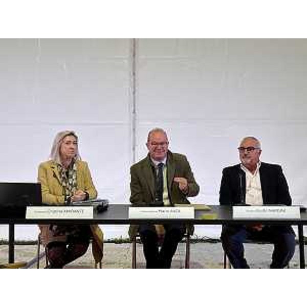  - Il vice governatore con delega alla Cultura Mario Anzil (al centro) e lassessore a Infrastrutture e territorio Cristina Amirante, con il sindaco di Codroipo Guido Nardini all'evento sul patrimonio immobiliare a Villa Manin