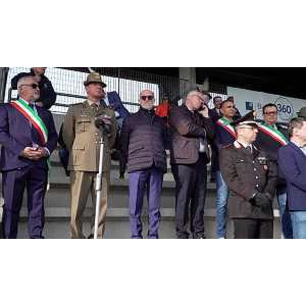 L'assessore Riccardi sul palco assieme alle altre autorità - L'assessore Riccardi sul palco assieme alle altre autorità