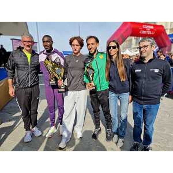 L'assessore Roberti alla premiazione - L'assessore Roberti alla premiazione