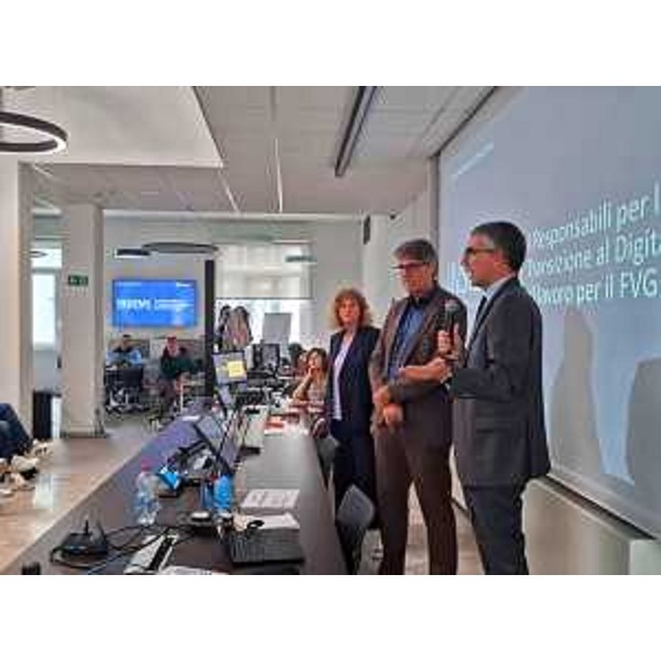 L'apertura della seconda giornata della Comunità dei responsabili per la Transizione digitale (Rtd) del Friuli Venezia Giulia, promossa dalla Fondazione Comunicazione pubblica e amministrazione Friuli Venezia Giulia (ComPA Fvg). - L'apertura della seconda giornata della Comunità dei responsabili per la Transizione digitale (Rtd) del Friuli Venezia Giulia, promossa dalla Fondazione Comunicazione pubblica e amministrazione Friuli Venezia Giulia (ComPA Fvg). 