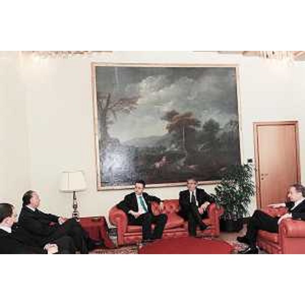 Renzo Tondo (Presidente Friuli Venezia Giulia) ed Edouard Ballaman (Presidente Consiglio regionale) con Gianni Petrucci (Presidente nazionale CONI) e Francesco Purromuto (Presidente nazionale Federazione Pallamano) in Consiglio regionale a Trieste. (Trieste 18/03/09)