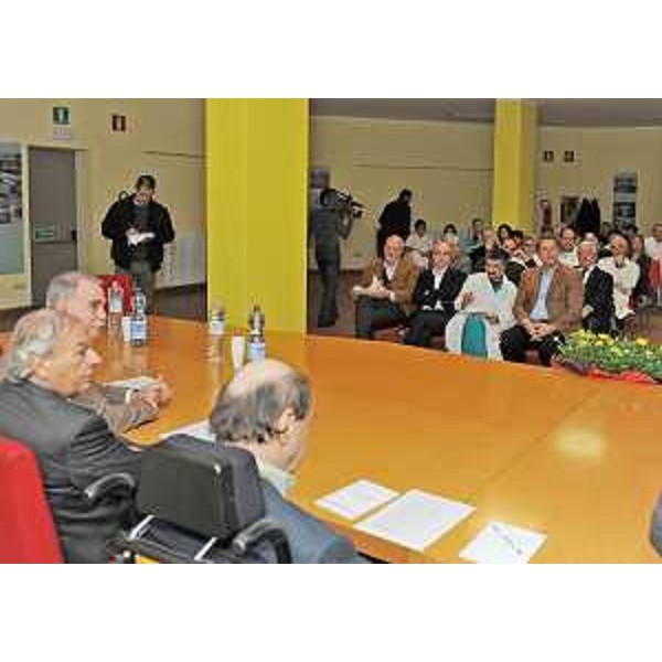 Vladimir Kosic (Assessore regionale Salute e Protezione sociale), Ettore Romoli (Sindaco Gorizia) e Gaetano Valenti (Consigliere regionale) nel corso della giornata di visita al Distretto sanitario di Gorizia. (Gorizia 20/03/09)