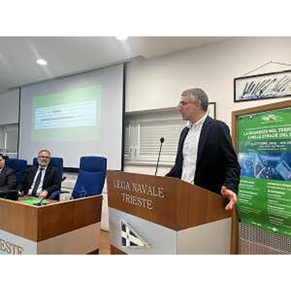 L'assessore alla Sicurezza Pierpaolo Roberti durante il suo intervento - L'assessore alla Sicurezza Pierpaolo Roberti durante il suo intervento