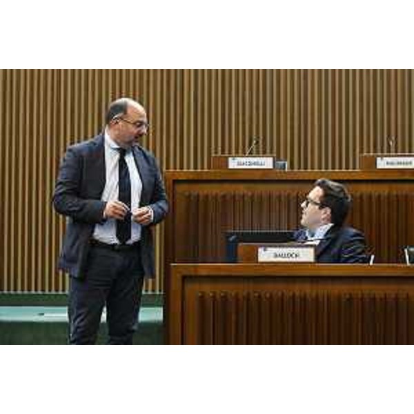 Diego Moretti (Pd), a sinistra nella foto, e Igor Treleani (FdI) - Diego Moretti (Pd), a sinistra nella foto, e Igor Treleani (FdI)