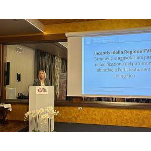 Lassessore regionale a Infrastrutture e territorio Cristina Amirante al convegno Real estate Forum Udine 2025 - Lassessore regionale a Infrastrutture e territorio Cristina Amirante al convegno Real estate Forum Udine 2025