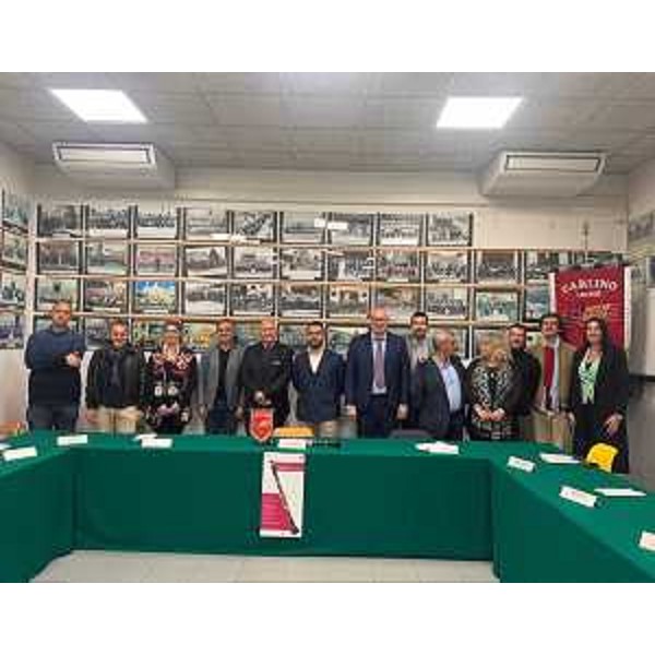 Foto di gruppo alla cerimonia inaugurale del 23esimo Concorso internazionale Città di Carlino - Foto di gruppo alla cerimonia inaugurale del 23esimo Concorso internazionale Città di Carlino