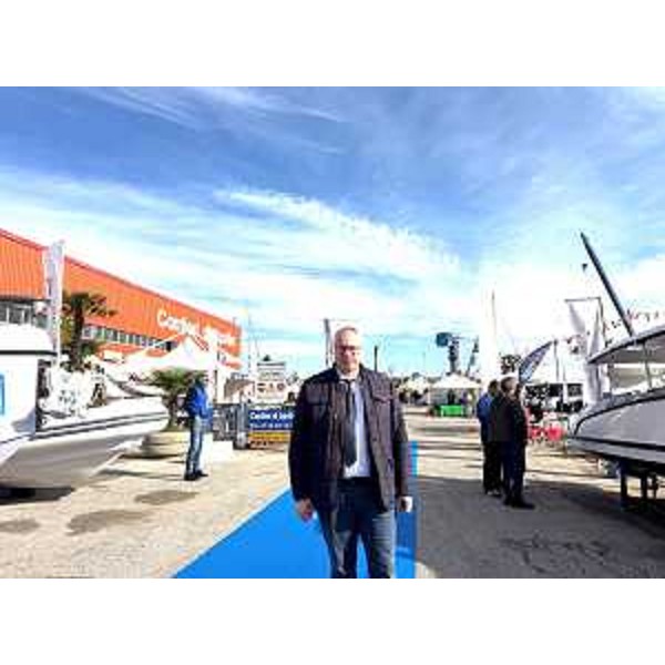 Il presidente del Consiglio regionale, Mauro Bordin, ad Aprilia Marittima tra le barche e yacht in esposizione - Il presidente del Consiglio regionale, Mauro Bordin, ad Aprilia Marittima tra le barche e yacht in esposizione
