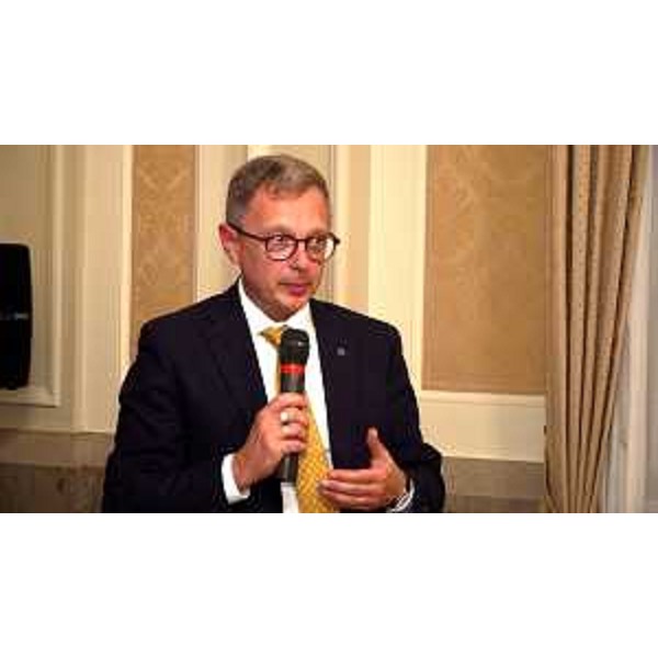 L'assessore Zannier nel corso del suo intervento - L'assessore Zannier nel corso del suo intervento