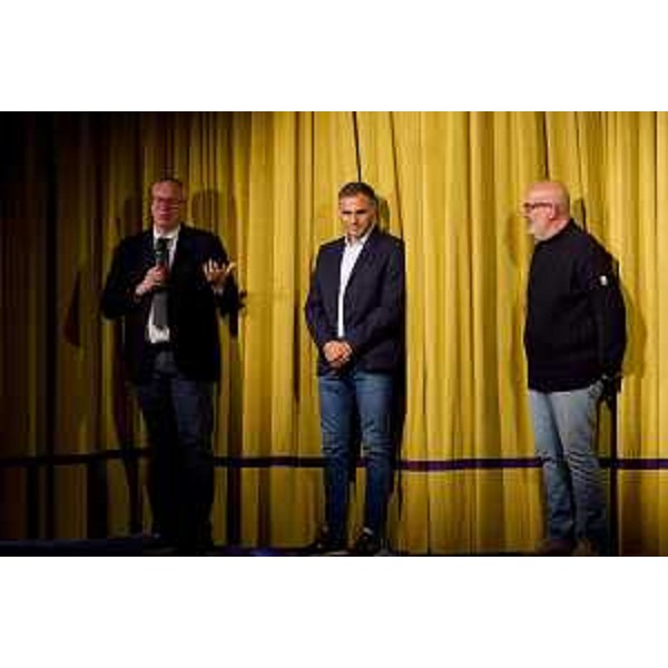 L'intervento del presidente Bordin, primo da sinistra, accanto al sindaco di Rivignano Teor Fabrizio Mattiussi - L'intervento del presidente Bordin, primo da sinistra, accanto al sindaco di Rivignano Teor Fabrizio Mattiussi