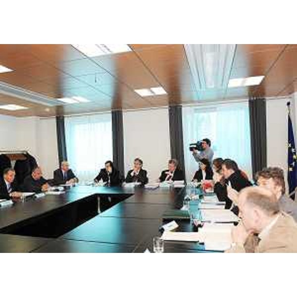 Renzo Tondo (Presidente Friuli Venezia Giulia) nel corso della riunione con i parlamentari ed i capigruppo del Consiglio regionale, a Udine. (Udine 23/03/09)