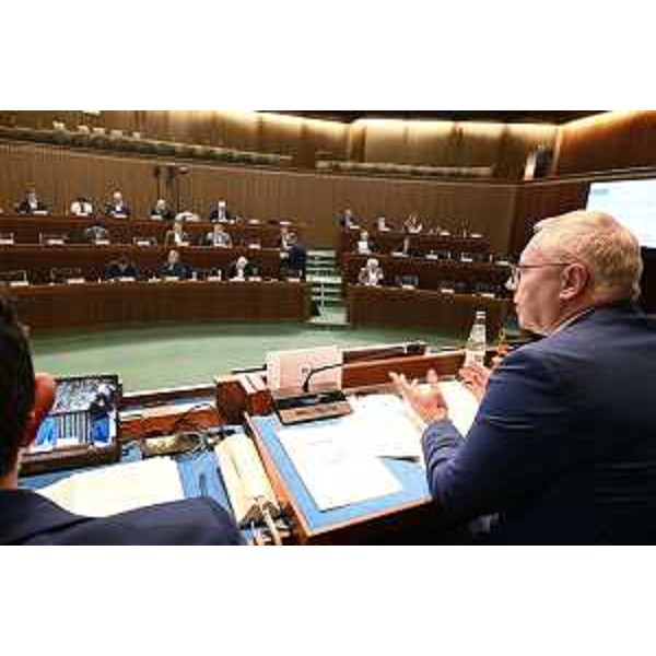 Il presidente Bordin e i banchi della presidenza - Il presidente Bordin e i banchi della presidenza