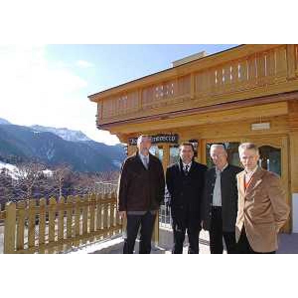 Riccardo Illy (Presidente Friuli Venezia Giulia) ed Enzo Marsilio (Assessore regionale Montagna) in Carnia. (18/02/05)