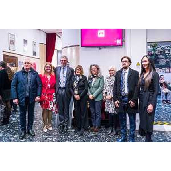 Al centro l'assessore Roberti con Maja Gojkovic, presidente del Governo della Provincia autonoma di Vojvodina - Al centro l'assessore Roberti con Maja Gojkovic, presidente del Governo della Provincia autonoma di Vojvodina