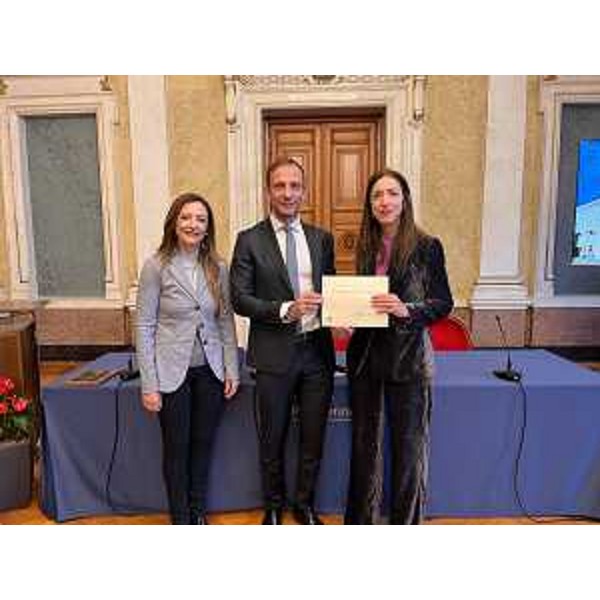 I docenti dell'Istituto Mattei con il governatore Fedriga nel Palazzo della Regione - I docenti dell'Istituto Mattei con il governatore Fedriga nel Palazzo della Regione