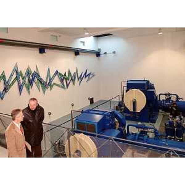 Riccardo Illy (Presidente Friuli Venezia Giulia) visita la nuova centrale elettrica della Secab di Nojaris. (Sutrio 18/02/05)