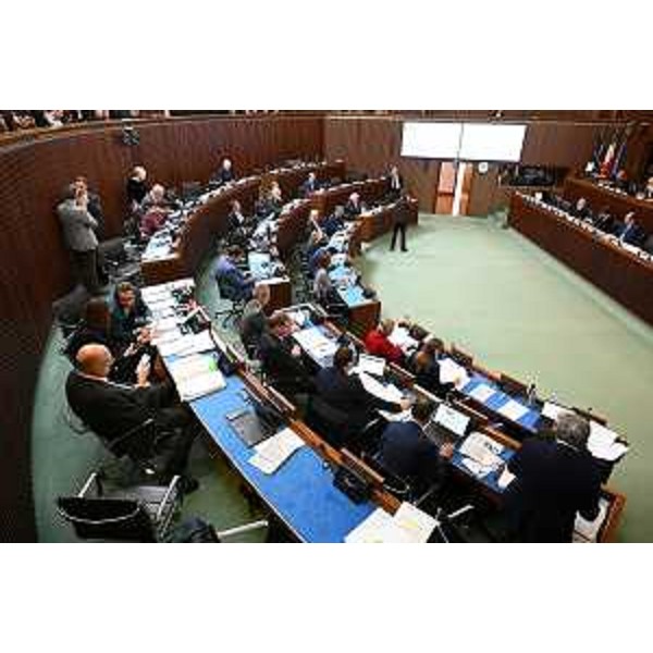 I lavori durante la seduta del Consiglio regionale del Friuli Venezia Giulia - I lavori durante la seduta del Consiglio regionale del Friuli Venezia Giulia