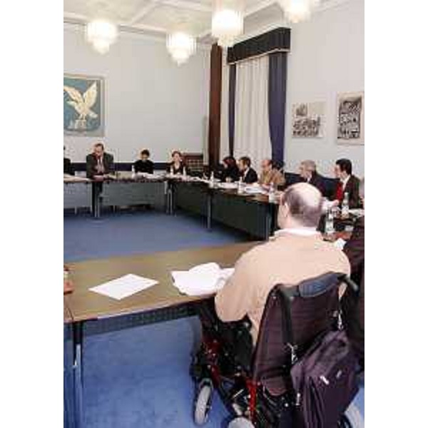 Cosolini (Assessore regionale Lavoro) presenta le linee guida predisposte dalla Regione in funzione della nuova legge sul Lavoro. (Trieste 04/03/05)